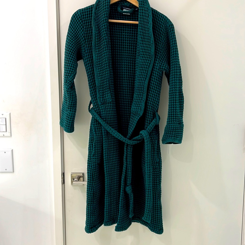 Brooklinen xs robe